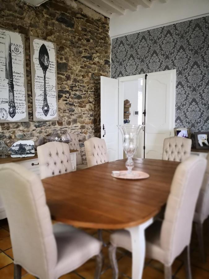Chateau De Heaas Feas Luaran gambar